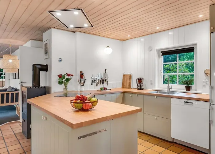 Iliana - 1km From The Sea By Interhome