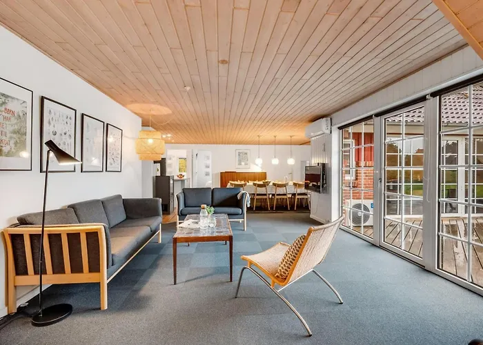 Iliana - 1km From The Sea By Interhome